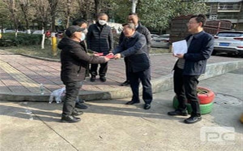 杜春茂一行到西核制造公司慰问困难职工
